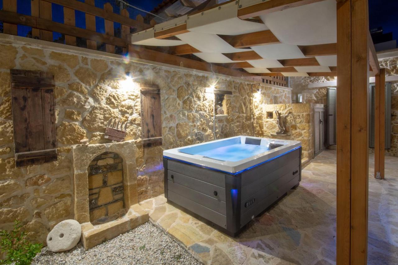 Pamelas House With Jacuzzi Kíszamosz Kültér fotó